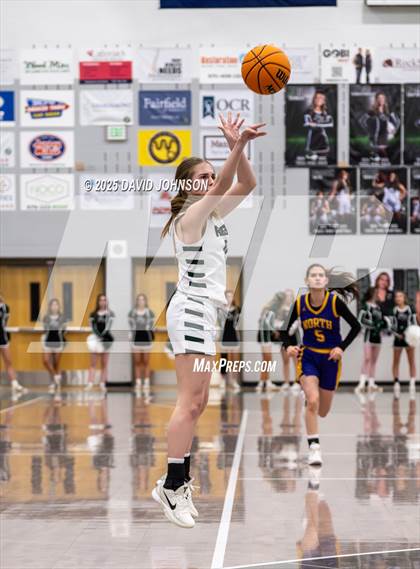 Thumbnail 3 in Fossil Ridge vs. Denver North (CHSAA 6A Round 1) photogallery.