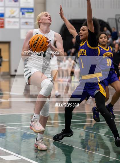 Thumbnail 3 in Fossil Ridge vs. Denver North (CHSAA 6A Round 1) photogallery.