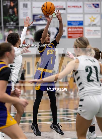 Thumbnail 2 in Fossil Ridge vs. Denver North (CHSAA 6A Round 1) photogallery.