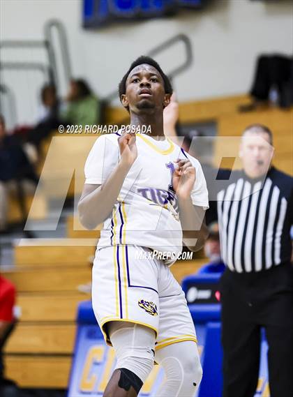 Thumbnail 2 in Centennial vs. Lemoore photogallery.