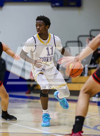 Thumbnail 3 in Centennial vs. Lemoore photogallery.