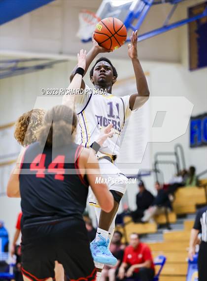 Thumbnail 3 in Centennial vs. Lemoore photogallery.