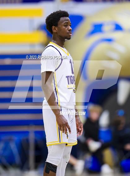 Thumbnail 3 in Centennial vs. Lemoore photogallery.