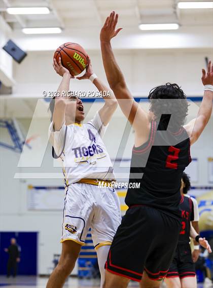 Thumbnail 1 in Centennial vs. Lemoore photogallery.