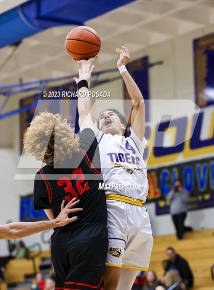 Thumbnail 1 in Centennial vs. Lemoore photogallery.