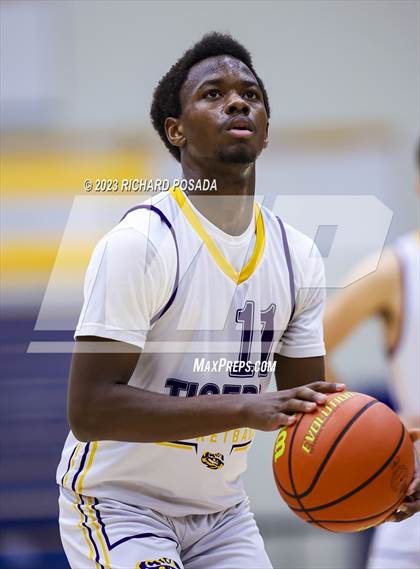 Thumbnail 3 in Centennial vs. Lemoore photogallery.