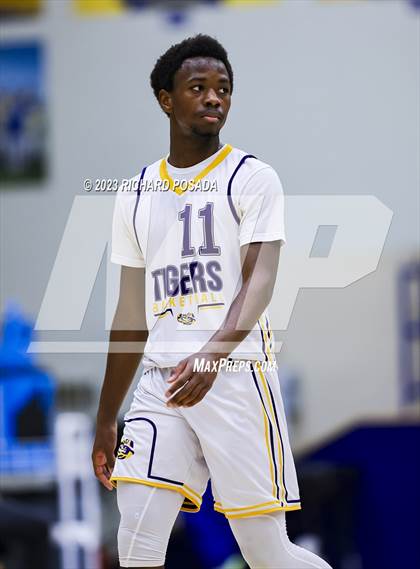 Thumbnail 3 in Centennial vs. Lemoore photogallery.