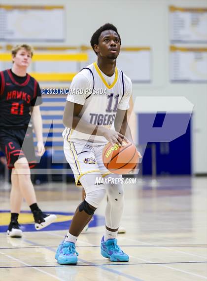 Thumbnail 1 in Centennial vs. Lemoore photogallery.