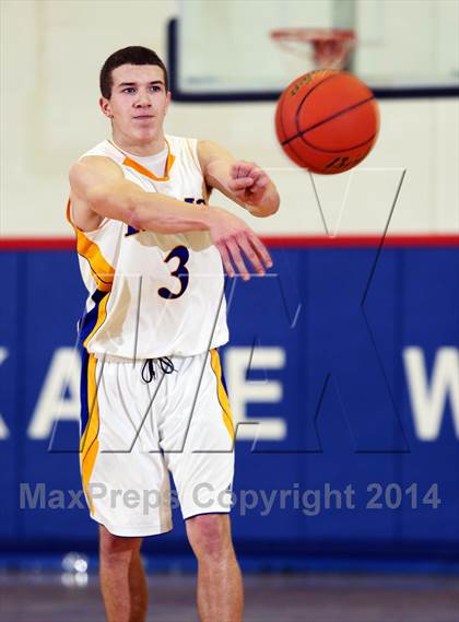 Thumbnail 3 in Johnsonburg vs. Coudersport (District IX A Quarter Final) photogallery.