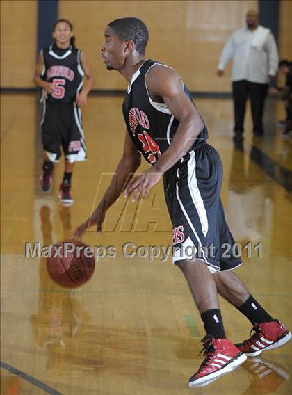Thumbnail 2 in Fairfield vs. Sierra photogallery.