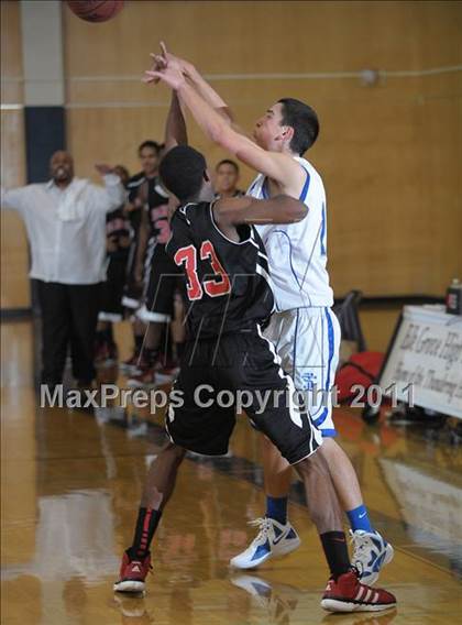 Thumbnail 2 in Fairfield vs. Sierra photogallery.