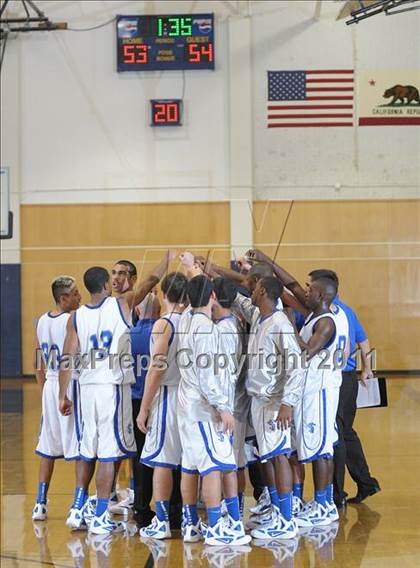 Thumbnail 3 in Fairfield vs. Sierra photogallery.