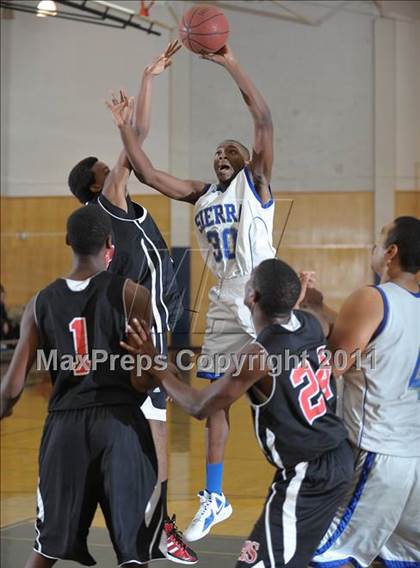 Thumbnail 3 in Fairfield vs. Sierra photogallery.