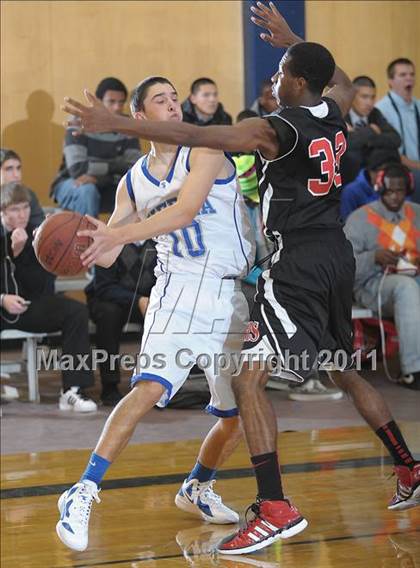 Thumbnail 2 in Fairfield vs. Sierra photogallery.