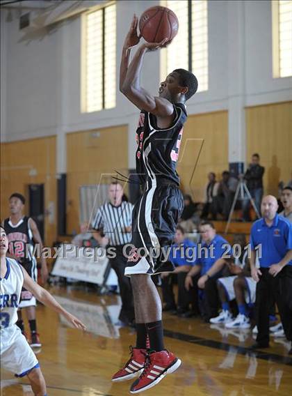 Thumbnail 2 in Fairfield vs. Sierra photogallery.