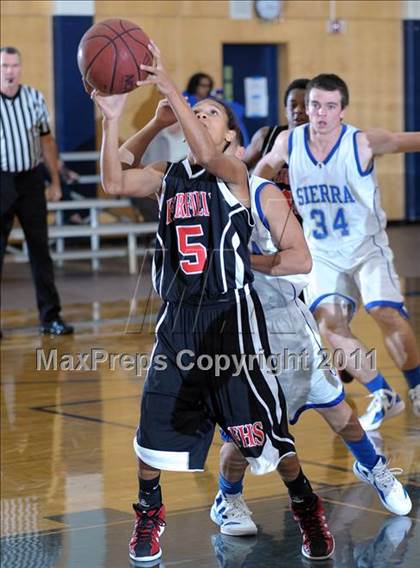Thumbnail 2 in Fairfield vs. Sierra photogallery.