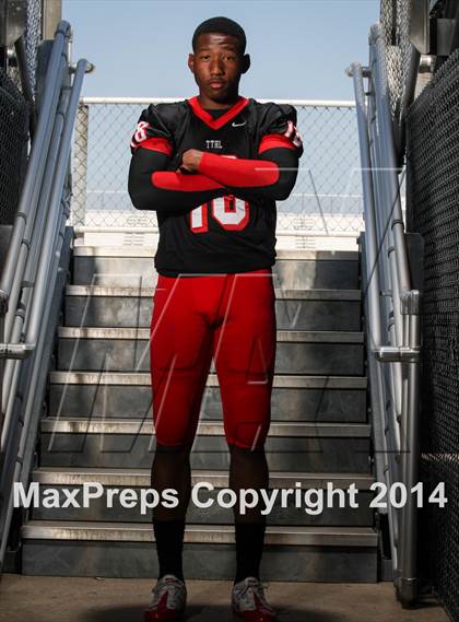Thumbnail 3 in Cedar Hill (2014 Preseason Top 25 Photo Shoot)  photogallery.