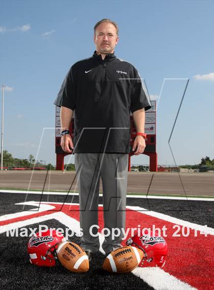 Thumbnail 1 in Cedar Hill (2014 Preseason Top 25 Photo Shoot)  photogallery.
