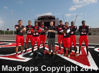 Thumbnail 2 in Cedar Hill (2014 Preseason Top 25 Photo Shoot)  photogallery.
