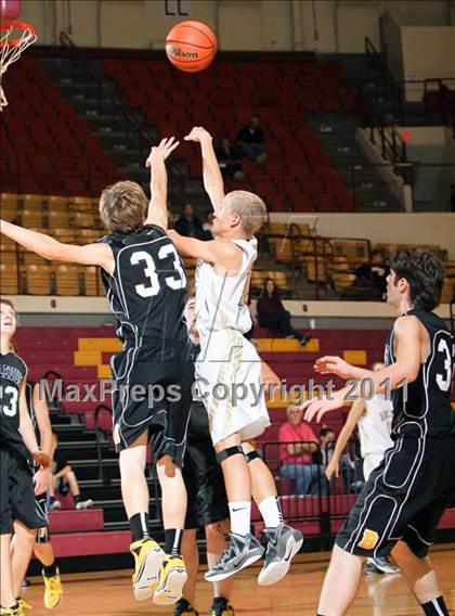 Thumbnail 3 in Archer City vs. Bellevue (Fantasy of Lights) photogallery.