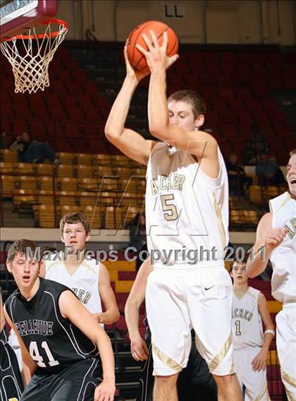 Thumbnail 2 in Archer City vs. Bellevue (Fantasy of Lights) photogallery.
