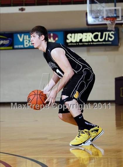 Thumbnail 2 in Archer City vs. Bellevue (Fantasy of Lights) photogallery.