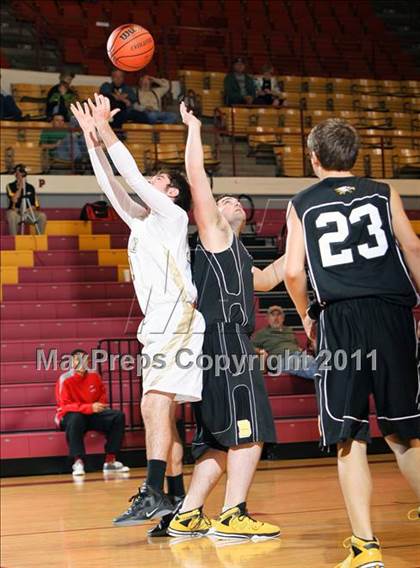 Thumbnail 3 in Archer City vs. Bellevue (Fantasy of Lights) photogallery.