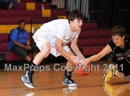Thumbnail 1 in Archer City vs. Bellevue (Fantasy of Lights) photogallery.