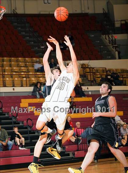 Thumbnail 2 in Archer City vs. Bellevue (Fantasy of Lights) photogallery.
