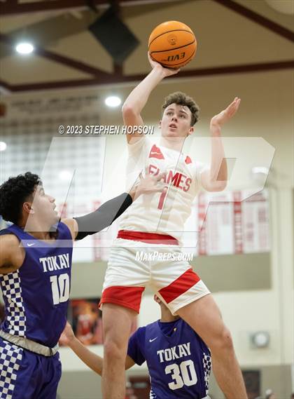 Thumbnail 1 in Tokay @ Lodi photogallery.