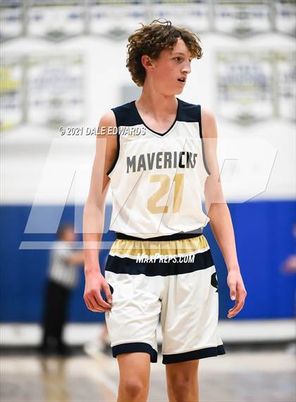 Thumbnail 2 in Mission Hills vs La Costa Canyon (Mira Mesa Marauders JV Classic) photogallery.