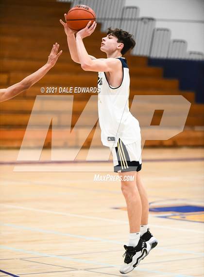 Thumbnail 2 in Mission Hills vs La Costa Canyon (Mira Mesa Marauders JV Classic) photogallery.