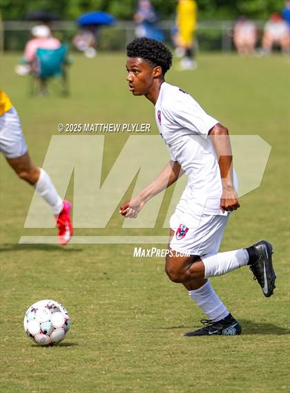 Thumbnail 2 in A.C. Reynolds vs. Apex Friendship (NCSCA Kickoff Classic) photogallery.