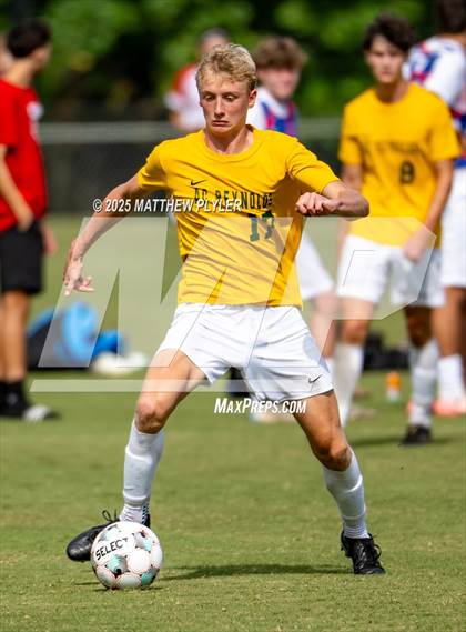 Thumbnail 3 in A.C. Reynolds vs. Apex Friendship (NCSCA Kickoff Classic) photogallery.
