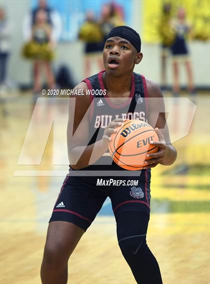 Thumbnail 3 in Bentonville West vs. Springdale photogallery.
