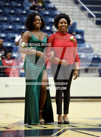 Thumbnail 1 in Bentonville West vs. Springdale photogallery.