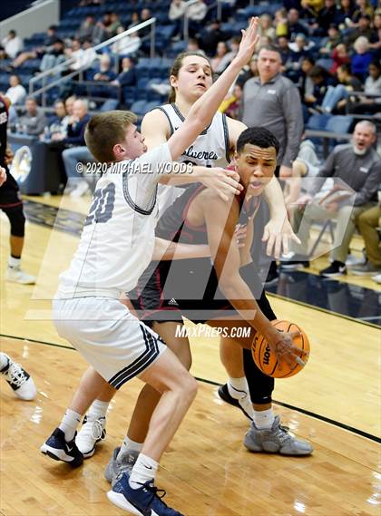 Thumbnail 3 in Bentonville West vs. Springdale photogallery.