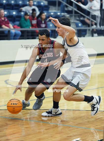 Thumbnail 3 in Bentonville West vs. Springdale photogallery.