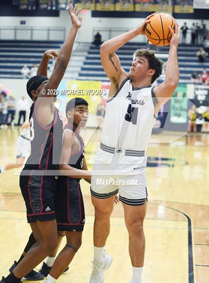 Thumbnail 3 in Bentonville West vs. Springdale photogallery.