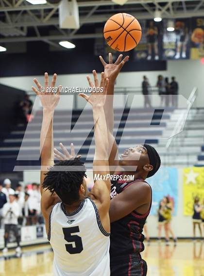 Thumbnail 3 in Bentonville West vs. Springdale photogallery.