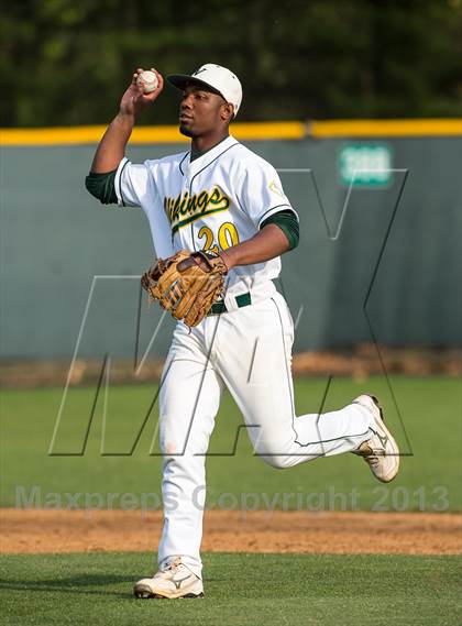 Thumbnail 3 in Woodgrove @ Loudoun Valley photogallery.