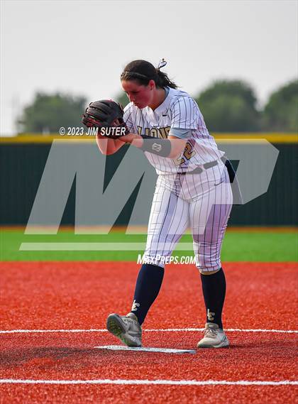 Thumbnail 3 in Lake Creek vs Pflugerville (UIL 5A Reg III Quarterfinal) photogallery.