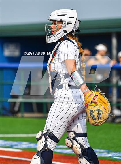 Thumbnail 1 in Lake Creek vs Pflugerville (UIL 5A Reg III Quarterfinal) photogallery.