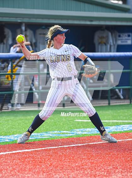 Thumbnail 3 in Lake Creek vs Pflugerville (UIL 5A Reg III Quarterfinal) photogallery.