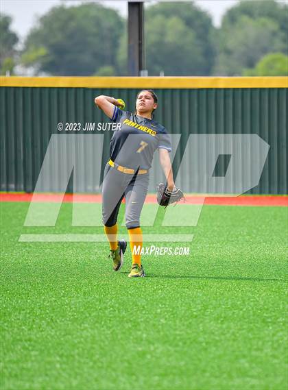 Thumbnail 1 in Lake Creek vs Pflugerville (UIL 5A Reg III Quarterfinal) photogallery.