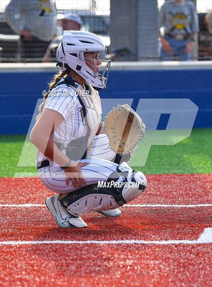Thumbnail 3 in Lake Creek vs Pflugerville (UIL 5A Reg III Quarterfinal) photogallery.