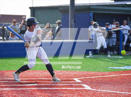 Thumbnail 1 in Lake Creek vs Pflugerville (UIL 5A Reg III Quarterfinal) photogallery.