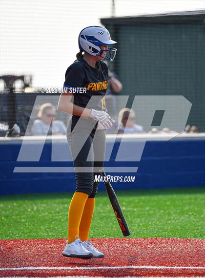 Thumbnail 1 in Lake Creek vs Pflugerville (UIL 5A Reg III Quarterfinal) photogallery.