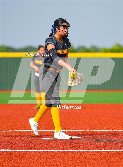 Thumbnail 3 in Lake Creek vs Pflugerville (UIL 5A Reg III Quarterfinal) photogallery.