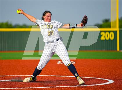 Thumbnail 1 in Lake Creek vs Pflugerville (UIL 5A Reg III Quarterfinal) photogallery.